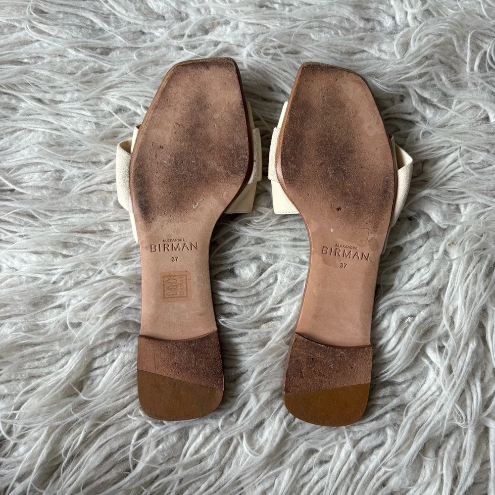 Alexandre Birman Cream Leather Crystal Round Buckle Slide Sandals
